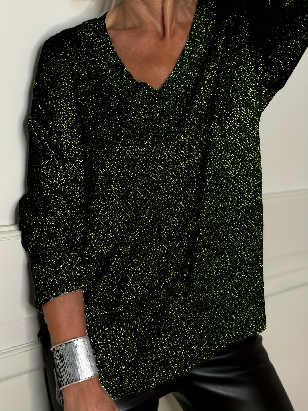 Healy - Knitted Sweater With V-Neck