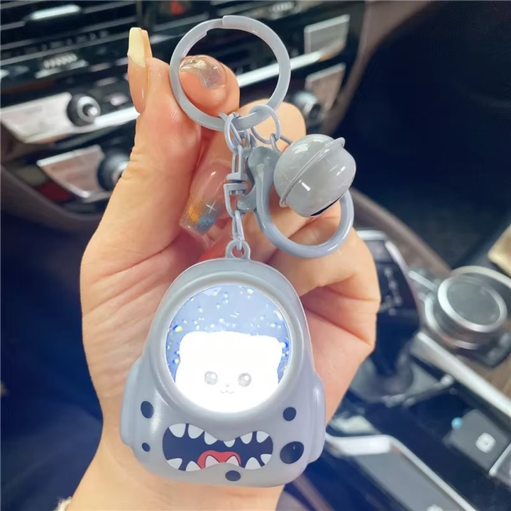 AstroShine - Glowing Astronaut Keychain