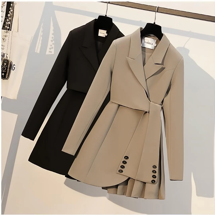 Nishka - Versatile Coat with a Belt