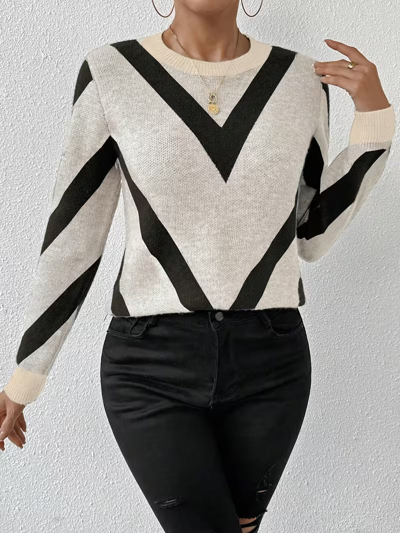 Auraflow - Geometric Pattern Round Neck Sweater