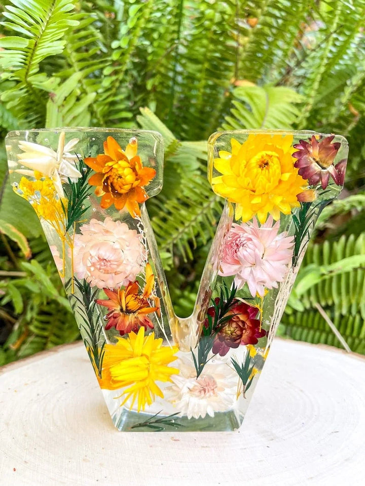 FloraShine - Handmade Flower Resin Night Lamp