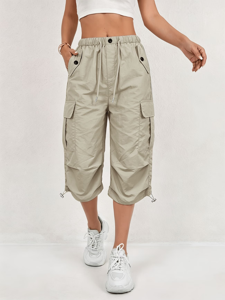 Nanna - Comfortable Three-Quarter Cargo Pants