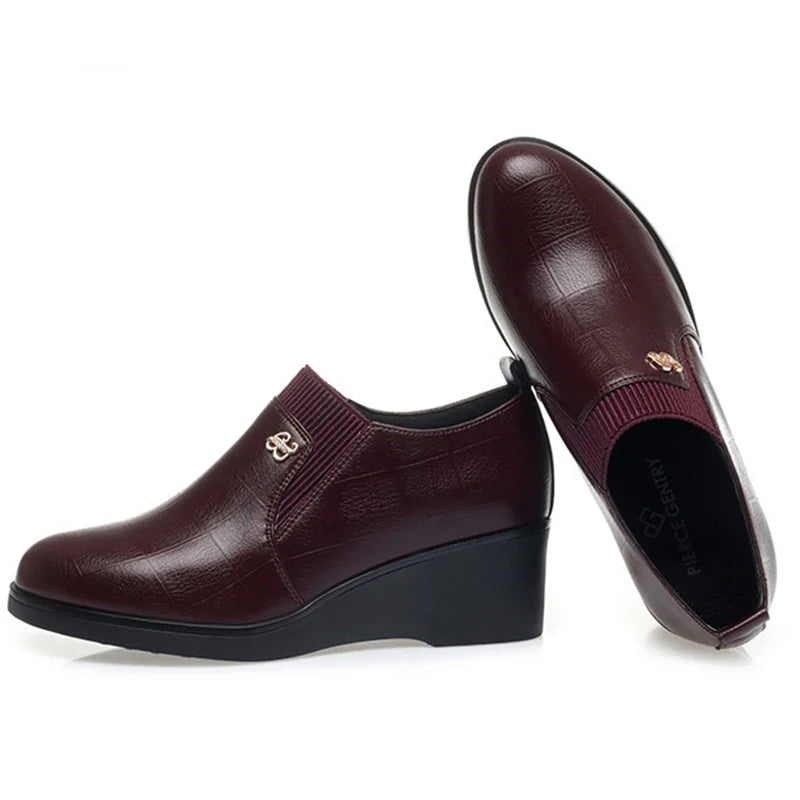 Emilelle - Fashionable Leather Wedge Shoes