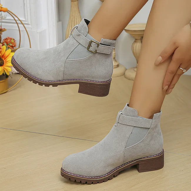 Oriaelula - Ankle Boots With Decorative Buckle