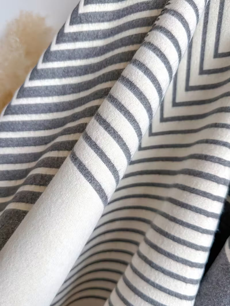 Taisija - Reversible Striped Jacquard Shawl in Faux Cashmere
