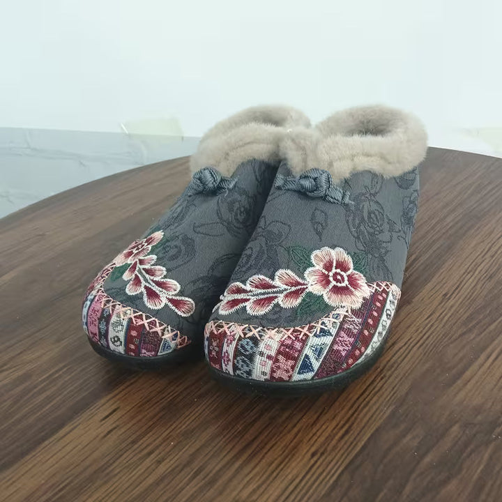 Helis - Slippers with Floral Embroidery and Plush Trim