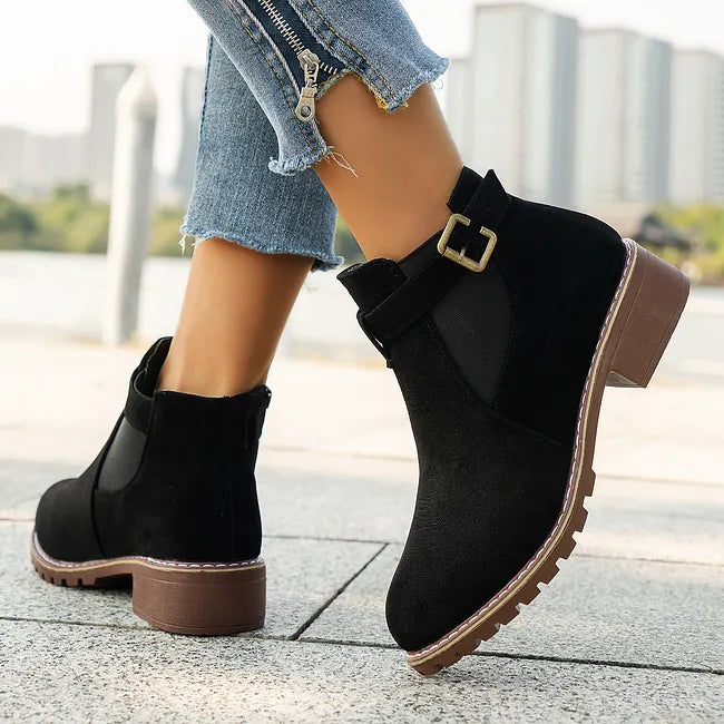 Oriaelula - Ankle Boots With Decorative Buckle