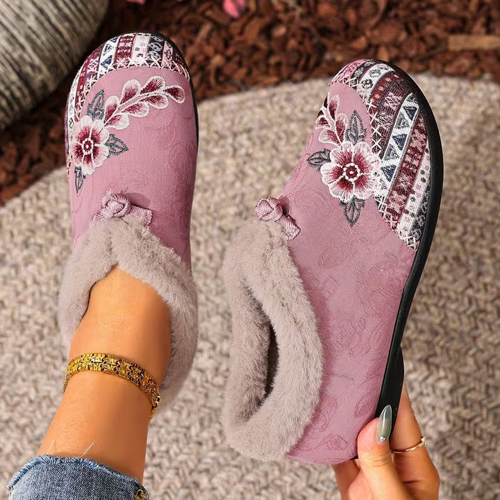 Helis - Slippers with Floral Embroidery and Plush Trim