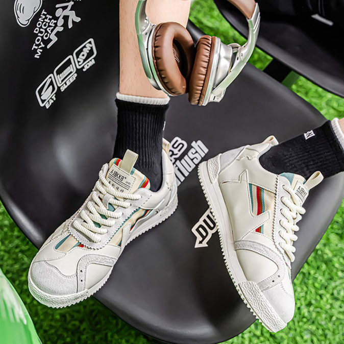 Pooran - Ultra Comfortable Retro Sneaker