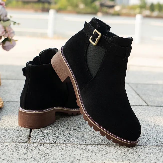 Oriaelula - Ankle Boots With Decorative Buckle