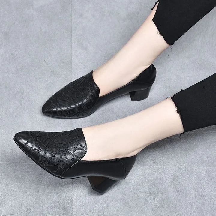 Solveiga - Soft Leather Embroidered Pumps