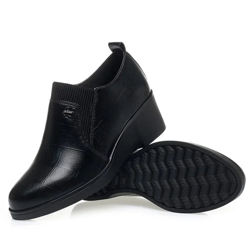 Emilelle - Fashionable Leather Wedge Shoes